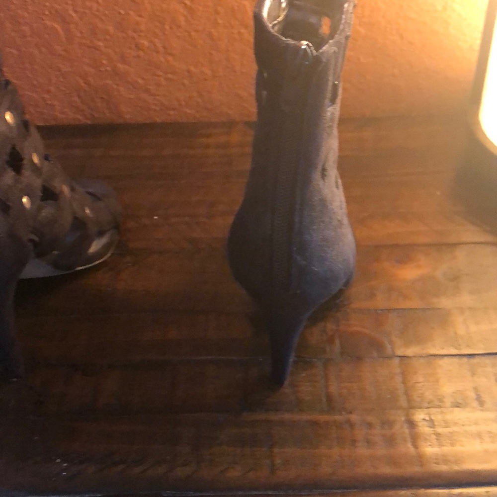 Shoes - Picture 3 of 5